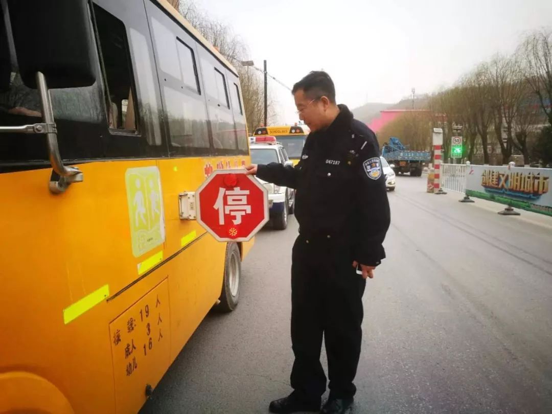 安暢行動|一大隊多措并舉加大校園校車交通安全管理