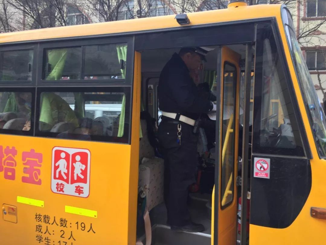 安暢行動|一大隊多措并舉加大校園校車交通安全管理