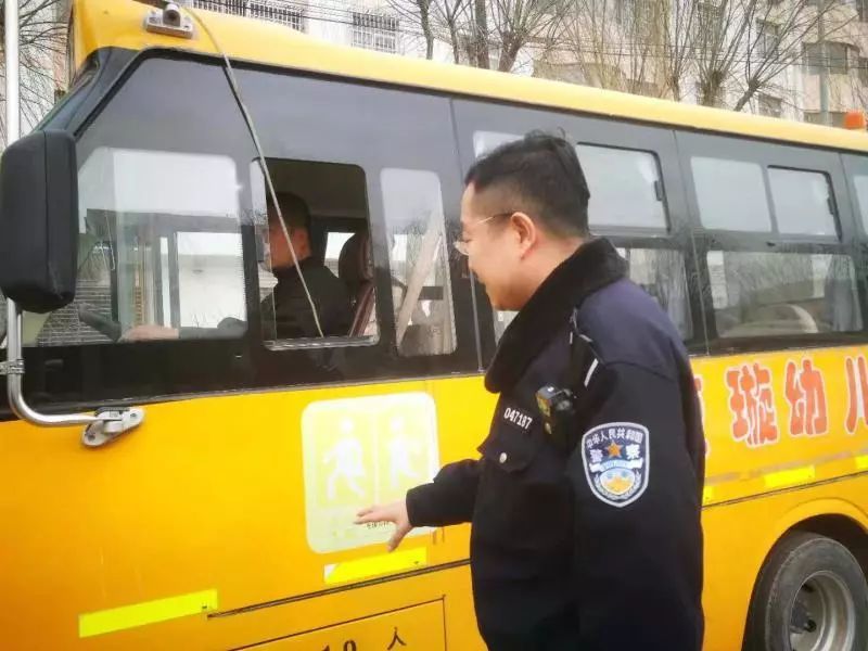 安暢行動|一大隊多措并舉加大校園校車交通安全管理