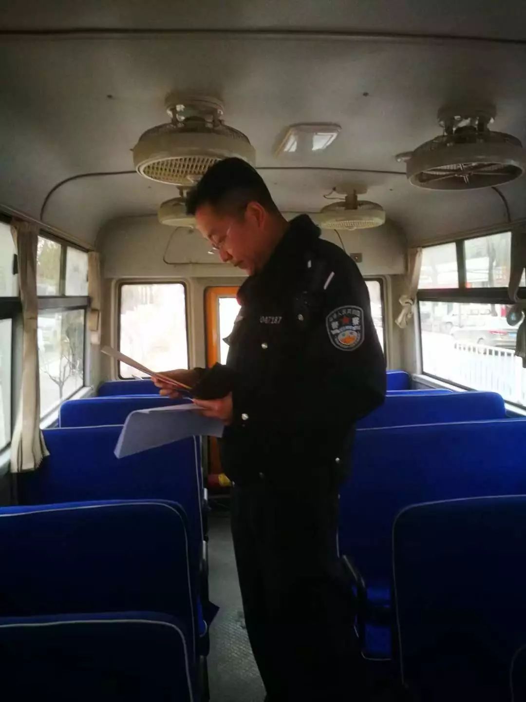 安暢行動|一大隊多措并舉加大校園校車交通安全管理