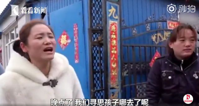 奧迪車不讓道與校車僵持40分鐘，這路得修修了！