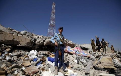 一枚美制炸彈砸向校車！40名兒童當場死亡，調查卻稱是誤炸