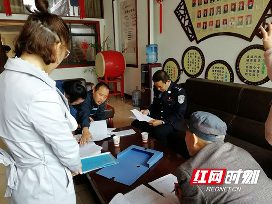 吉首開展校車安全專項督查 系牢校車“安全帶”