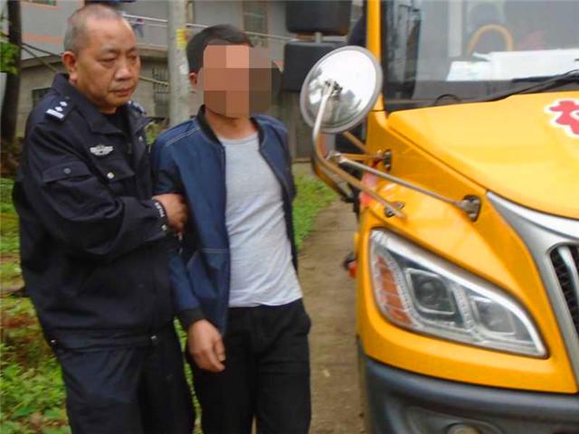 湖南祁東：查獲一起校車嚴重超載違法行為