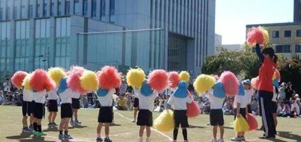 日本幼兒園的一日生活：每天校車接送，兩次戶外活動，無午睡時間