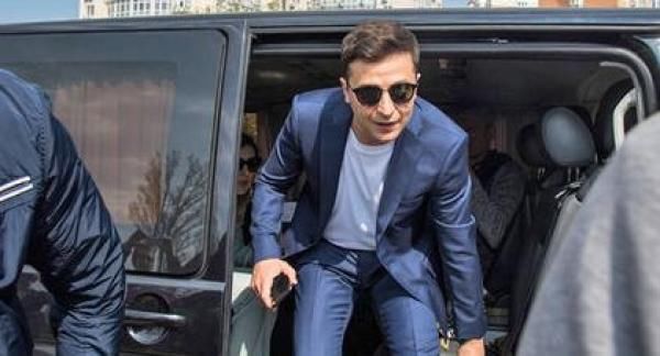 烏總統司機睡眠不足？澤連斯基車隊與校車相撞 無人受傷