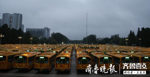 世界青少年足球賽青島開戰，溫馨校車助力