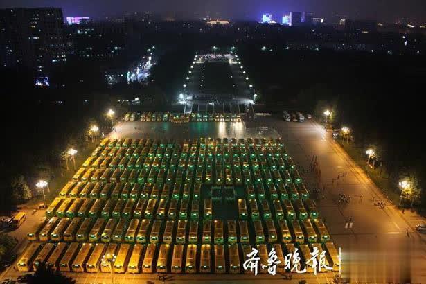 世界青少年足球賽青島開戰，溫馨校車助力