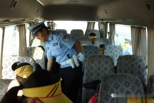 開學首日昌平區檢查校車和接送學生車輛，未發現車輛超員現象