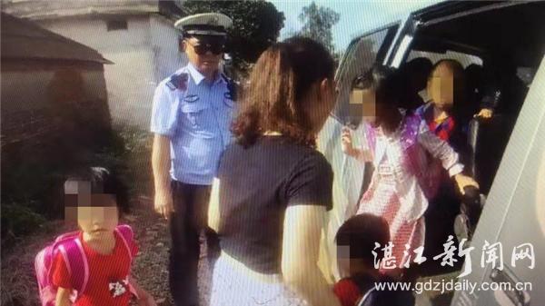 雷州交警查獲一輛超員100%“非法校車”