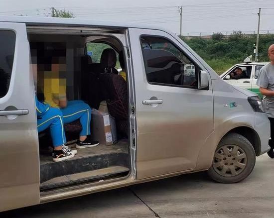 開學(xué)季 拒絕“黑校車”