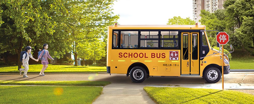 校車線上特惠購，油卡、車模禮不停！