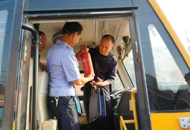 筑牢安全防護網！邵陽市組織開展校園及周邊、校車安全管理督查