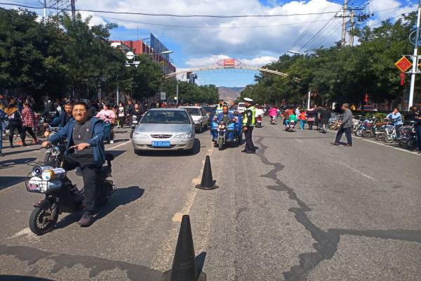 涼城大隊“五個進一步”措施加強秋季校車安全管理確保中小學學生交通安全