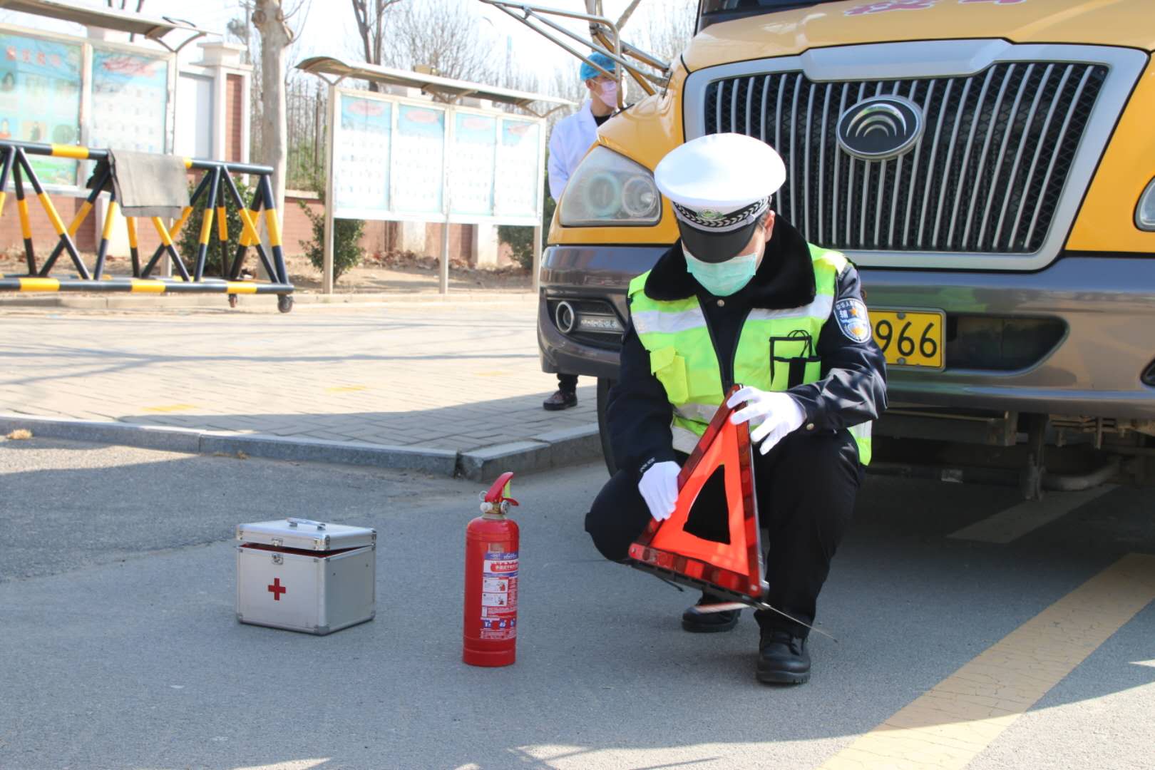 部門、校企聯(lián)動(dòng)實(shí)景模擬，校車安全早準(zhǔn)備！