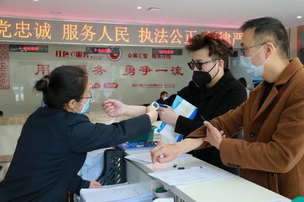 園區警方啟動重點運輸企業及校車駕駛人現場審驗教育學習專場服務