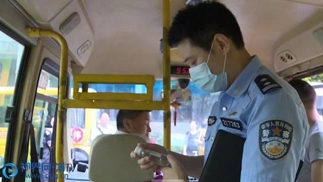 忠縣：校車接受“體檢”確保“健康”上路