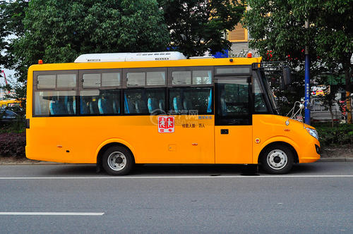行業(yè)首例 青島校車服務(wù)標準化試點通過國家級驗收