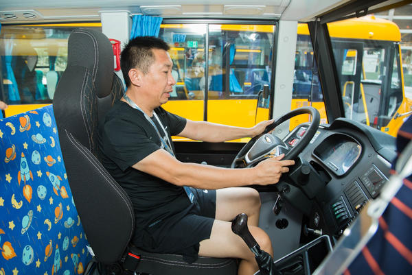 校車安全咋保障？看看咱“河南造”的最新技能！