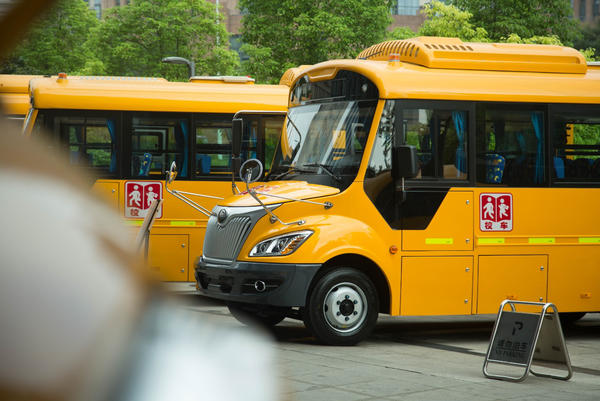 校車安全咋保障？看看咱“河南造”的最新技能！