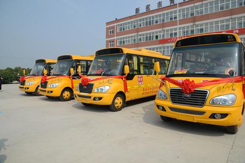 中華兒促會會長劉波到河南護航考察校車智能防碰撞安全系統