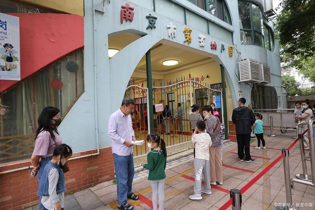 廣東湛江：男童被鎖校車內9小時后身亡、欲蓋彌彰則嚴懲不貸！