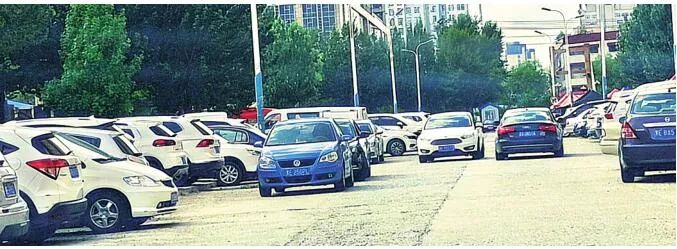 停車亂疾，致校車被堵耽誤孩子上學