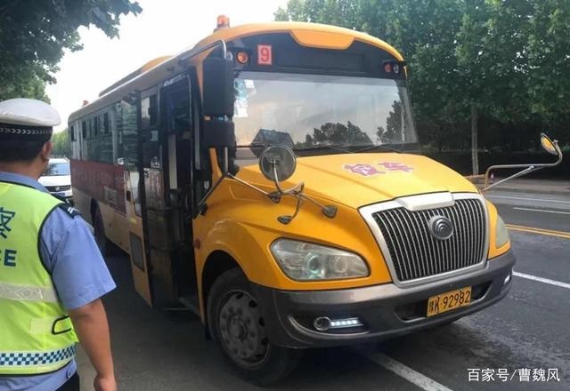 許昌建安交警嚴查嚴整轄區(qū)“黑校車”