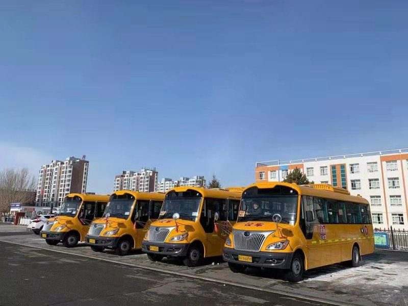 內(nèi)蒙古錫林浩特：12條定制專線開通，這些小學(xué)、幼兒園校車“上崗”了
