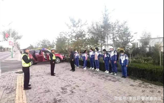 銀川交警查獲一輛“黑校車”，超員運(yùn)載學(xué)生