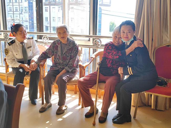 弘揚孝道！交運溫馨校車多點開花迎重陽節(jié)