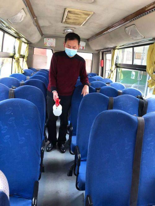 銅川照金：用愛心筑起校車安全的通道