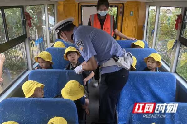 治頑記丨北斗系統(tǒng)巡校車、“一車一碼”查渣土車，科技助力長(zhǎng)沙治頑