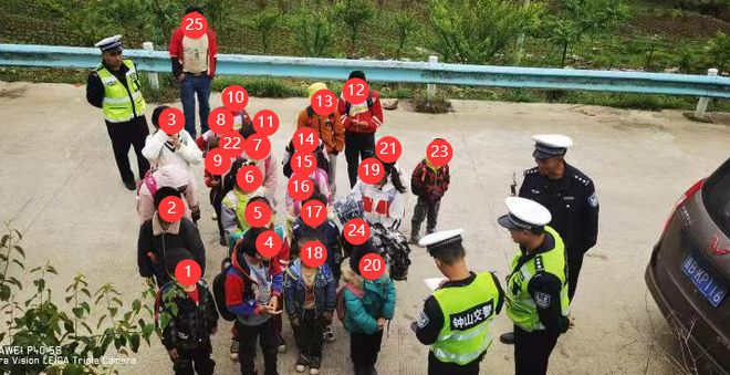 “黑校車(chē)”嚴(yán)重超員，2人被判刑！