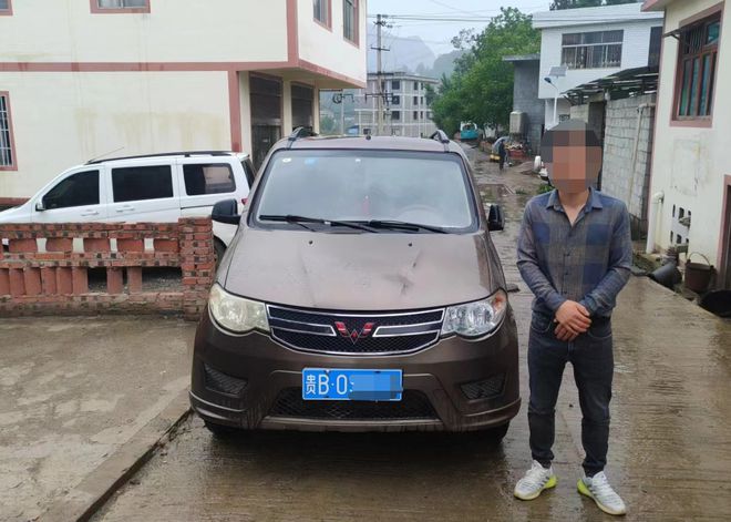 “黑校車(chē)”嚴(yán)重超員，2人被判刑！