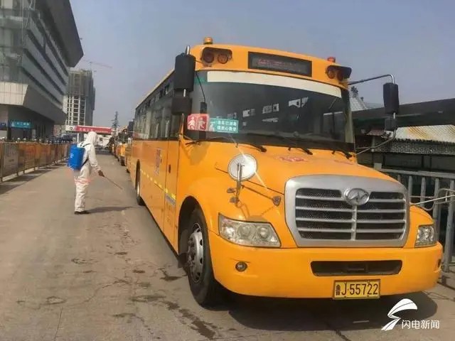 寧陽縣中小學恢復線下教學 90輛交運校車恢復常態化運行