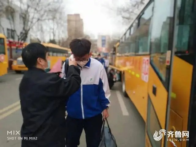 寧陽縣中小學恢復線下教學 90輛交運校車恢復常態化運行