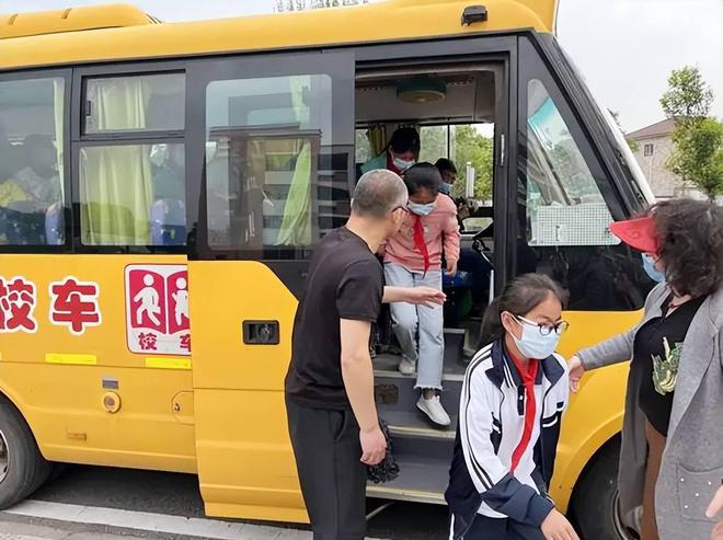 孩子下校車后發生意外誰來負責？