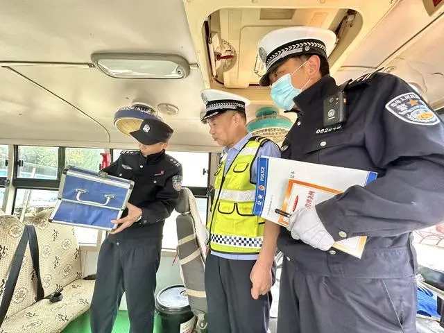 應城楊嶺學區強化校車管理繃緊師生“安全線”