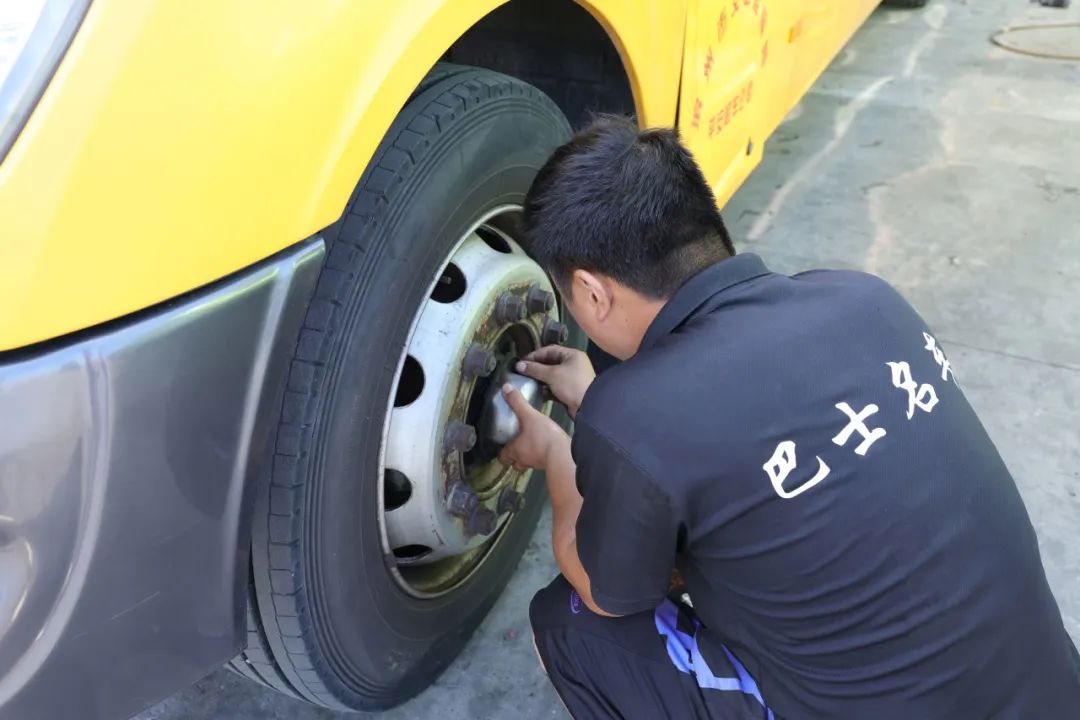 校車“大體檢” ，守護(hù)平安上學(xué)路