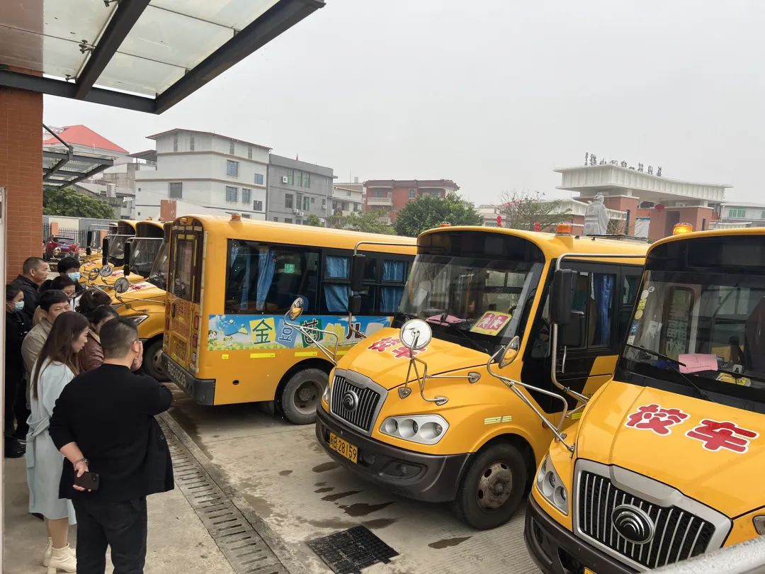 強(qiáng)化校車安全“大檢查”，擰緊校車出行“安全閥”