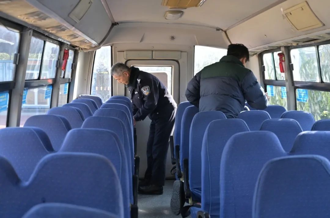 開學在即，姑蘇交警開展校車安全檢查