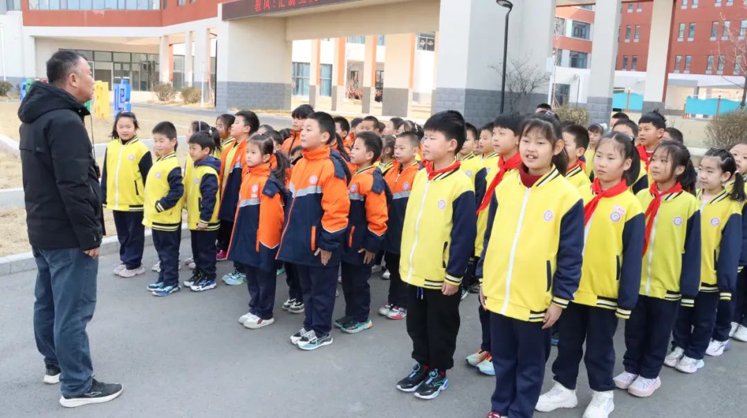 嚴把校車“安全關”，守護學生“平安路”