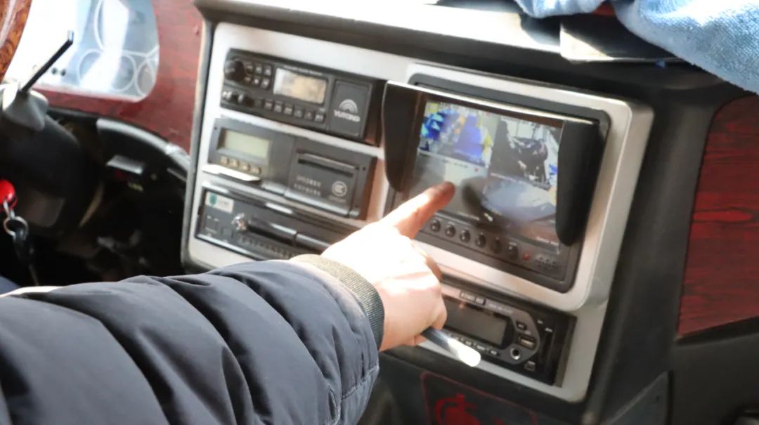 嚴把校車“安全關”，守護學生“平安路”