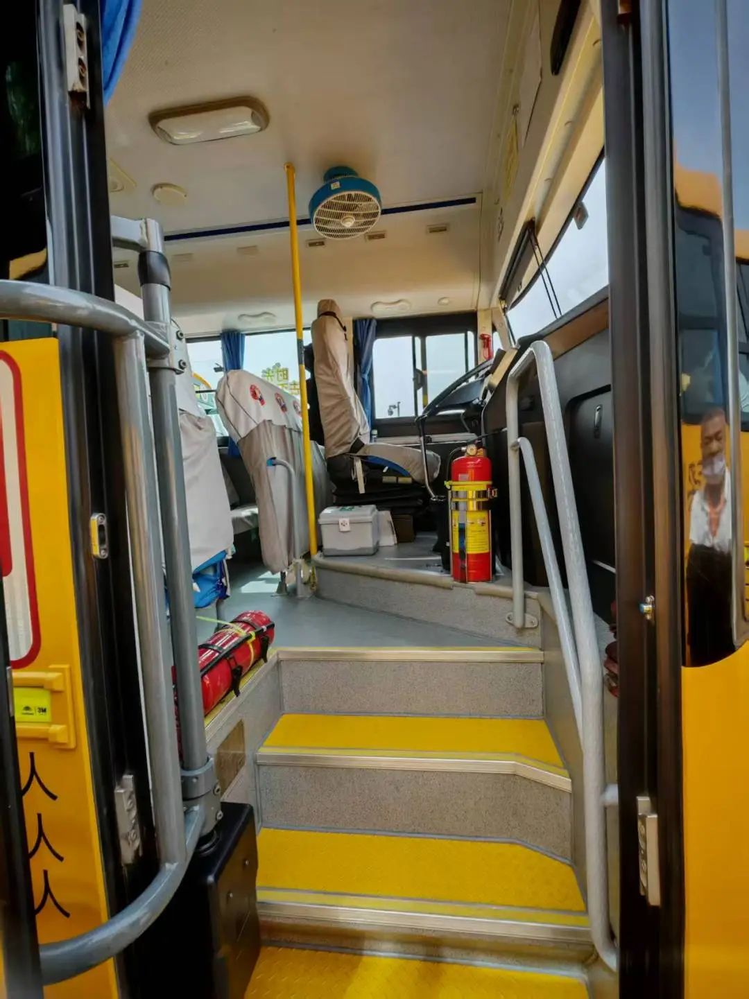 校車安全大檢查 筑牢學生安全路