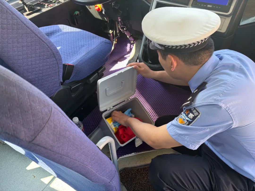 多部門聯動筑牢校車安全防線