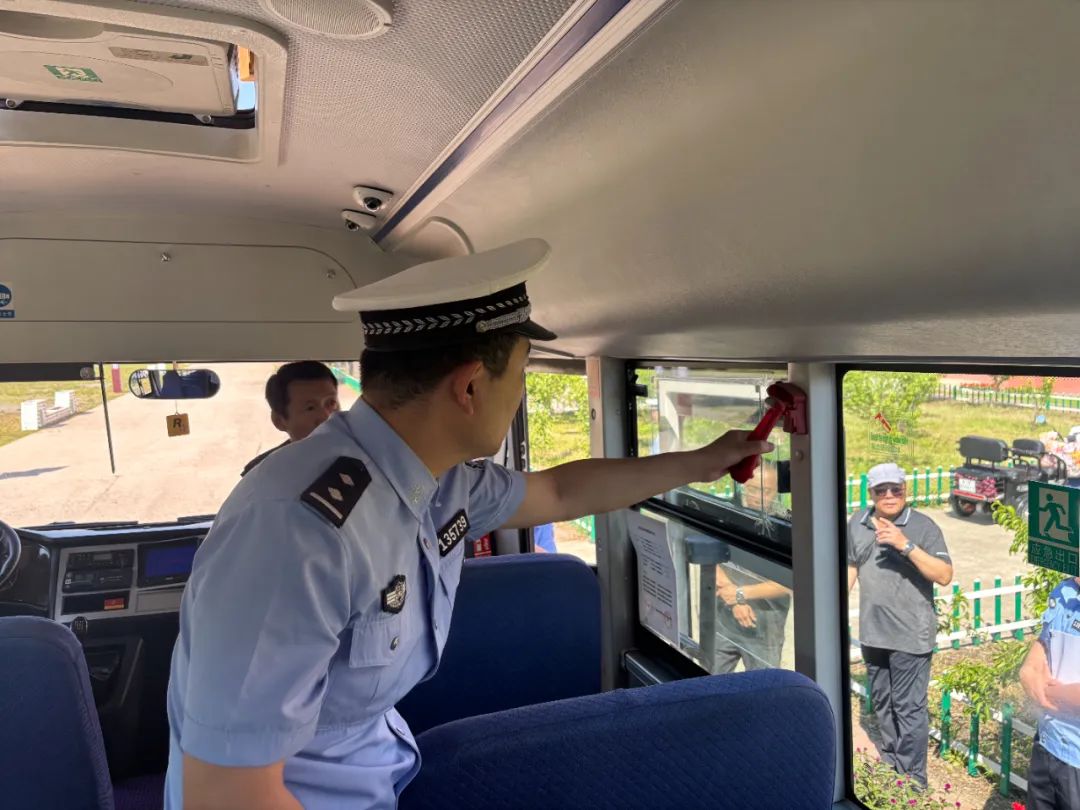 多部門聯動筑牢校車安全防線