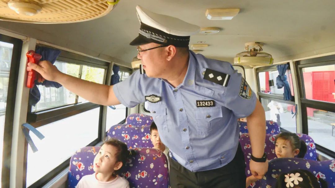 【陽光下的守護】校車安全系萬家——北安市公安局開展校車安全大檢查