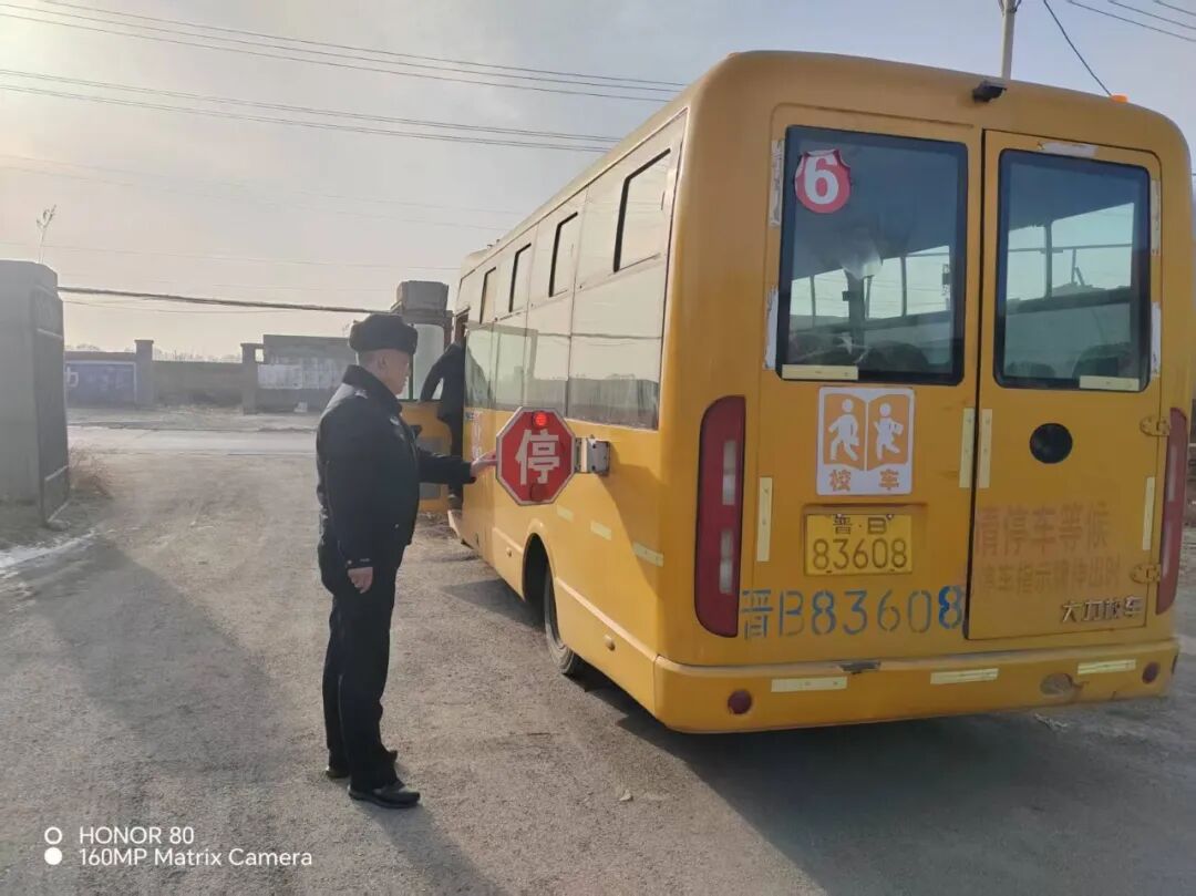 渾源交警深入和順校車公司開展安全檢查 筑牢學生出行安全防線 | “云安”行動