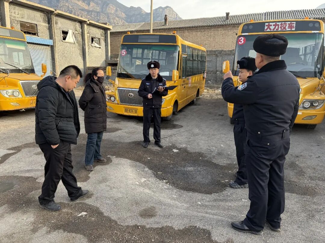 渾源交警深入和順校車公司開展安全檢查 筑牢學生出行安全防線 | “云安”行動